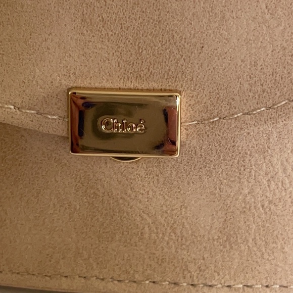 CHLOÉ Oval Gold Frame Sunglasses NWT - Picture 14 of 14